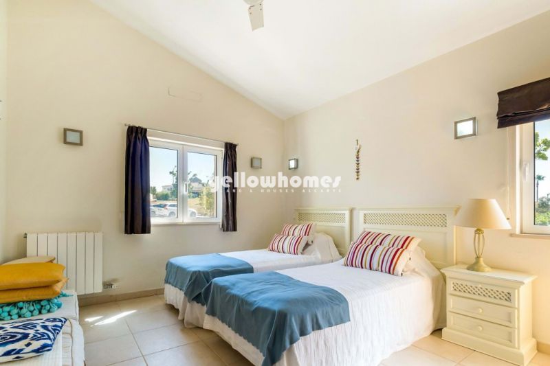2-bedroom apartment overlooking the golf course near Lagoa/Carvoeiro